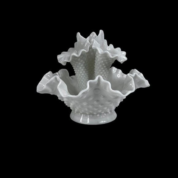 Fenton White Hobnail Epergne 3 Horn Milk Glass Ruffled Trumpet Vase Crimped VTG - Picture 4 of 13